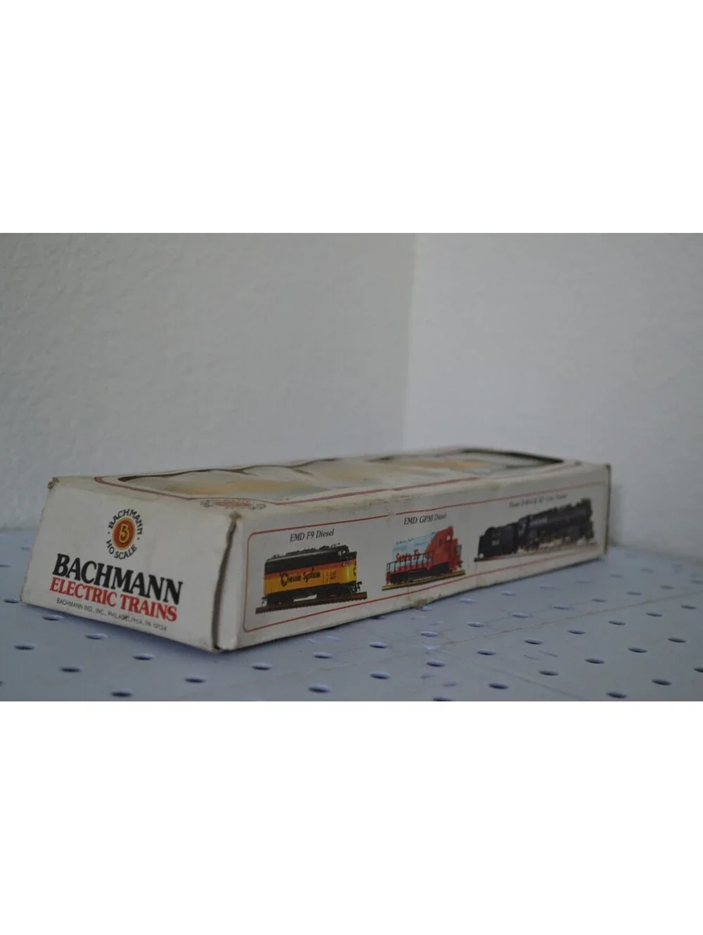 Bachmann HO Scale Boxcar Netherlands Overseas Mills LUNX 70254 Freight Train Car